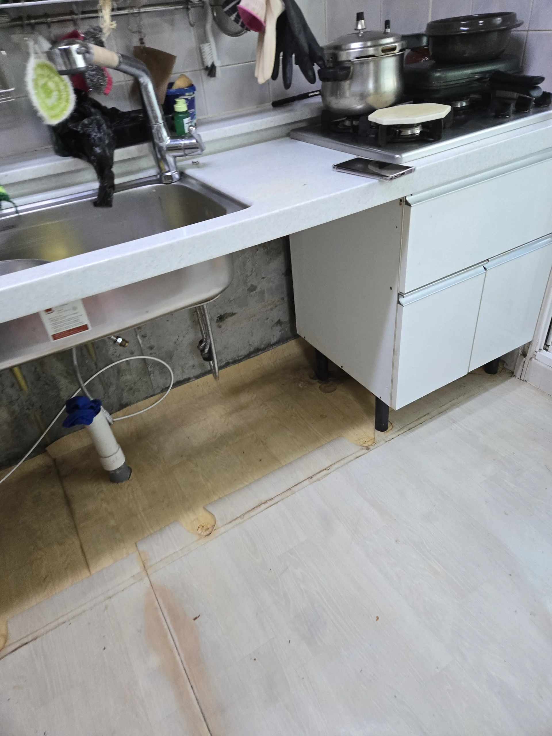 싱크대 수리 현장 실습 실습 장면